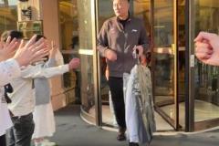 是哪個(gè)小可愛球迷這么幸運(yùn)呢！