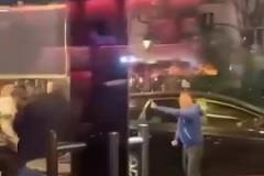 火爆！維拉球迷和巴黎球迷在街頭發(fā)生大規(guī)模沖突