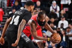 哈登高效表現(xiàn)！17投8中砍下21分9籃板12助攻準(zhǔn)三雙正負(fù)值+14