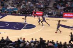 韋爾斯頭部著地后蘇醒 遭遇右手腕骨折