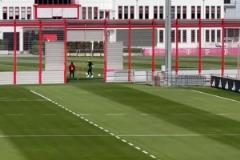 諾伊爾今日單獨訓練，復出時間引關注