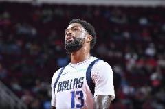 馬紹爾上半場高效輸出，9投6中貢獻(xiàn)15分4助攻3籃板