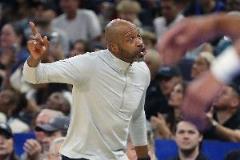 魔術(shù)主帥：球隊在困境中展現(xiàn)驚人毅力，我感到無比自豪