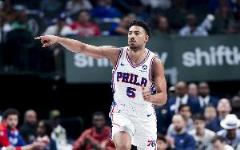 后程發(fā)力！格萊姆斯17中4貢獻(xiàn)17分11板6助2斷1帽