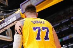 盧卡回歸達(dá)拉斯，賽前與東契奇對話，雷迪克表態(tài)支持！