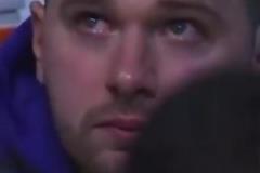 看著致敬視頻&回想獨行俠時光，東契奇淚已決堤