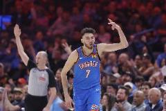 霍姆格倫：持球進(jìn)攻就是努力閱讀防守，變得更有力量