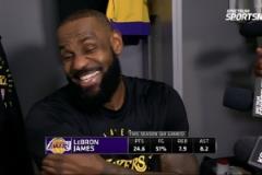 詹姆斯：里夫斯的補(bǔ)扣太瘋狂，最后花式傳球我看到快到時(shí)了，隨手一甩