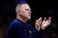 甜瓜：希望邁克-馬龍早日找到新工作，馬刺應(yīng)與他溝通