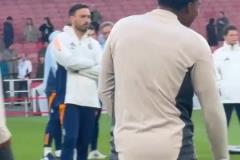 還能逆轉(zhuǎn)嗎？皇馬此前在酋長(zhǎng)球場(chǎng)賽前熱身是快樂(lè)的！