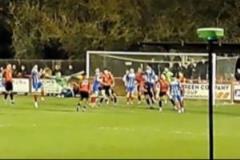 決賽上演凌空剪刀腳絕平，英格蘭低級別門將震撼全場