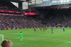 費(fèi)迪南德：范迪克，人們拿我倆比較范迪克：放以前我可能被虐