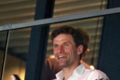 穆勒歐冠失利后觀戰(zhàn)拜仁男籃比賽，情緒積極