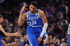 字母哥4月至今場均31.8分12.2板11.2助，真實命中率68.8%五戰(zhàn)全勝