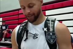 美國男籃問答：第一次扣籃時幾歲？濃眉：詹姆斯兩歲扣籃！