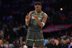 狼熊大戰(zhàn)核心對(duì)決！愛德華茲首節(jié)高效13分 莫蘭特貢獻(xiàn)12分