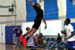 99年奧尼爾巴克利險(xiǎn)爆沖突，關(guān)鍵時(shí)刻媽媽們出手制止