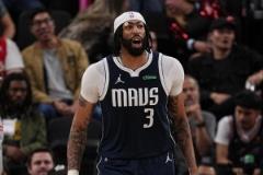 四雙表現(xiàn)濃眉半場(chǎng)高效貢獻(xiàn)12分7籃板7助攻6蓋帽正負(fù)值+17