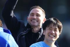 蘭帕德盛贊坂元達裕敬業(yè)精神，稱其令人難以置信并憶起坎特