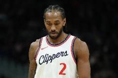 萊昂納德超級變形成超巨！全場21中10砍28分6板3助