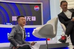 席地而坐！孫雨軒與顏強(qiáng)解說德布勞內(nèi)拯救曼城的精彩瞬間