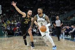 利拉德渴望擁有庫里的一切，始終憋著勁與他較量