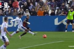 巴薩打破僵局！馬丁斷球拉菲尼亞傳中，賽恩斯鏟球解圍自擺烏龍！