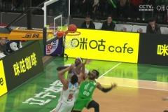 情緒失控！哈雷爾奧利弗對噴雙雙吃T 前者違體+技犯直接被驅逐