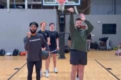 最后一組太逗了！喬丹or詹姆斯？科比or庫里？NBA訓(xùn)練師的選擇！