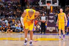 終不似少年游！12年前今日：科比拼盡全力斷跟腱，堅持罰完球離場