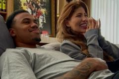 妻子曬照：加布里埃爾手術(shù)成功進(jìn)入康復(fù)階段