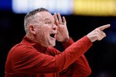 馬龍執(zhí)教風格引發(fā)爭議 引發(fā)球員負面情緒