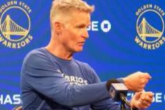 科爾：每個(gè)人都能拉拽庫里，我們必須適應(yīng)這一點(diǎn)