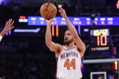 沙梅特三分命中7記砍29分 正負(fù)值+12展現(xiàn)優(yōu)質(zhì)射手屬性