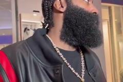 陣前再亮舊時劍！哈登連續(xù)投進兩記致命三分，殺人不眨眼??！