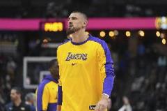 萊恩13分鐘遭封蓋離場，3次失誤4中2僅得4分2板1助