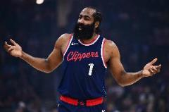 哈登場(chǎng)均22.8分5.8板8.7助命中率41% 本賽季漲幅6.2分