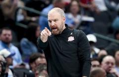 名記：灰熊擔(dān)心季后賽意外成功可能迫使他們留下詹金斯