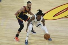 勇士附加賽0-3落后，ESPN專家團預(yù)測勇熊大戰(zhàn)：11人作戰(zhàn)10人挺勇士