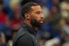 吉布森盛贊查爾斯-李：未來(lái)之星，助力年輕球員成長(zhǎng)