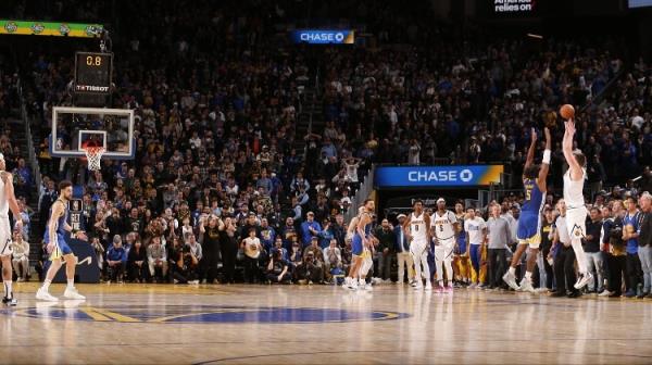 約基奇故意傳球引爭(zhēng)議 老詹成背景板引熱議