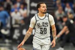 莫斯利贊揚(yáng)科爾-安東尼打球無所畏懼，呼吁他保持這種態(tài)度