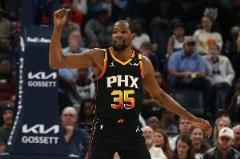 KD回應(yīng)網(wǎng)友：我是史上最佳領(lǐng)袖之一，每隊(duì)都是領(lǐng)袖，可惜你不懂