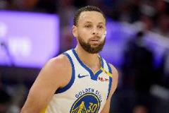 庫里首節(jié)5中2三分3中0僅得4分3籃板2助攻