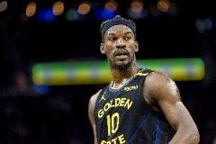 雙核齊發(fā)！庫(kù)里率隊(duì)18-5反超，巴特勒再轟10-2掀起反擊潮