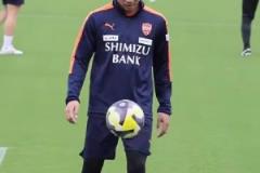 看看日本前國腳乾貴士的顛球！這節(jié)奏太舒服了