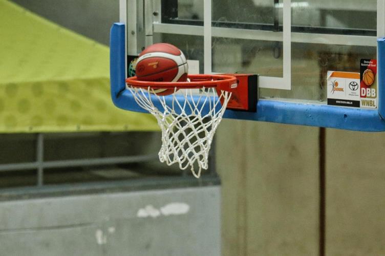 遼寧趙繼偉領跑季后賽助攻榜，遼寧2-0領先新疆