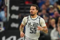 板凳軍狂砍25分！半場替補得分魔術大比分領先老鷹