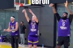 從解散吧到揚(yáng)帆起航！媒體人大史一個(gè)賽季對(duì)快船態(tài)度的轉(zhuǎn)變~