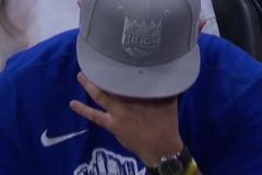 國(guó)王球迷被打無語(yǔ)了